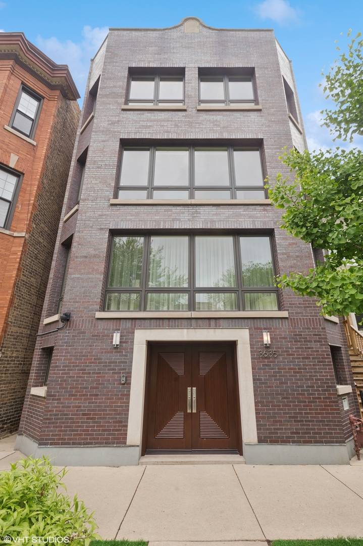Chicago, IL 60613,3635 N PAULINA ST