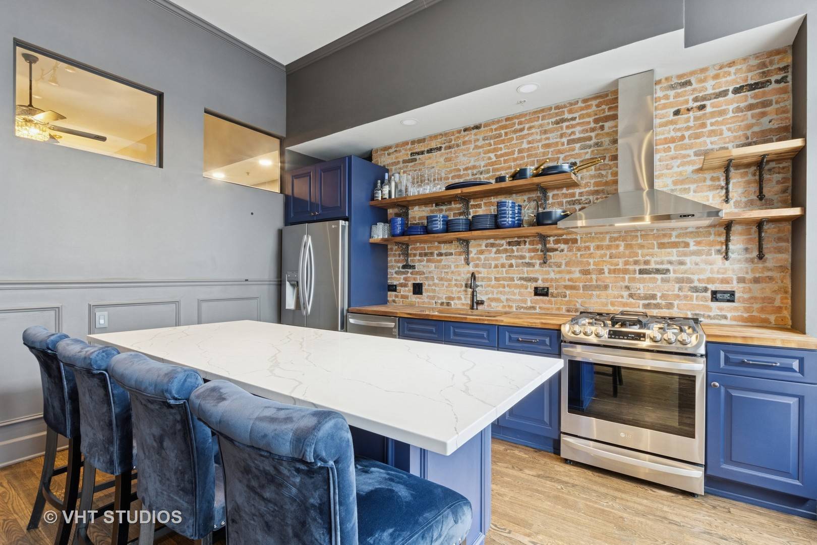 Chicago, IL 60606,165 N CANAL ST #1409