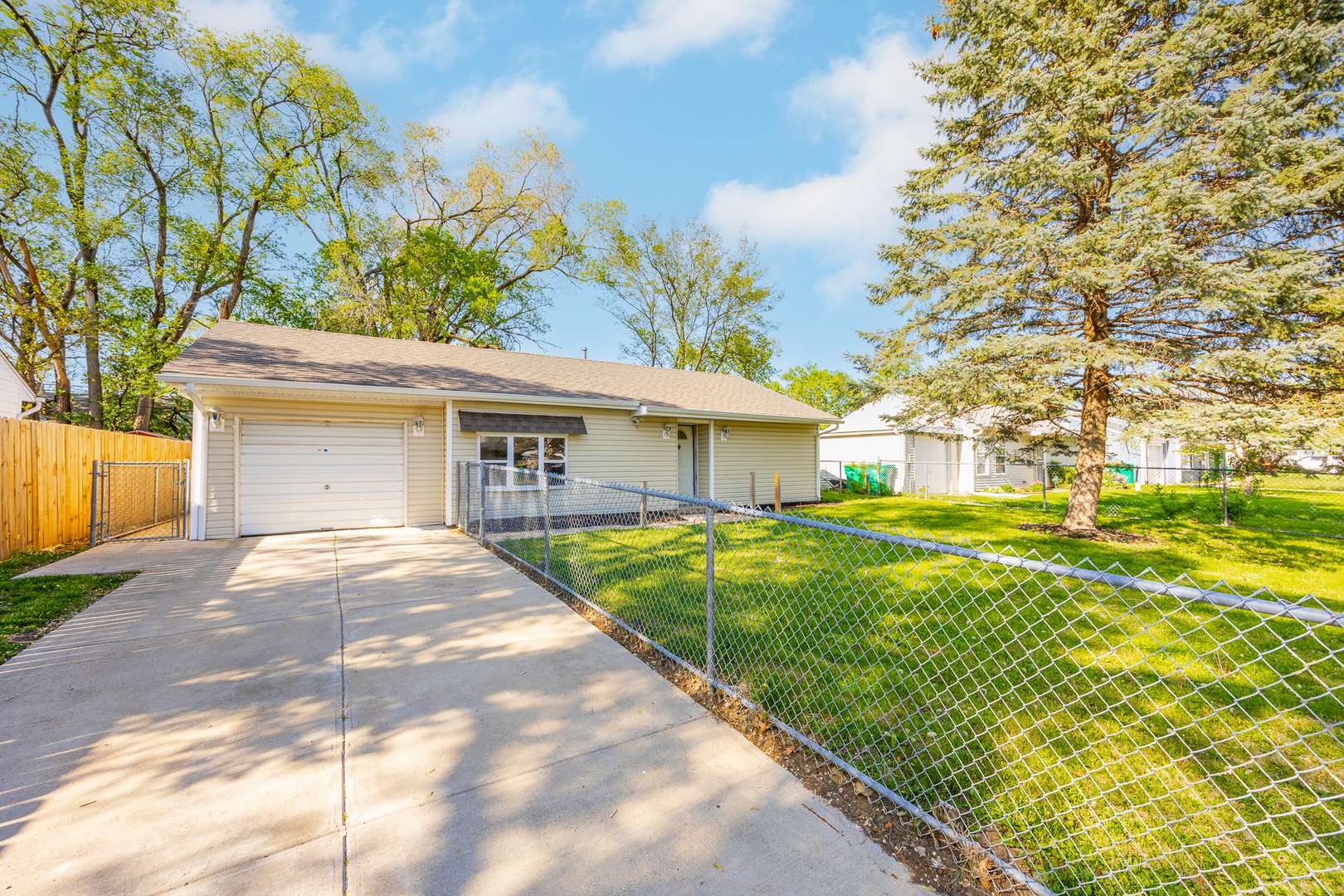 Joliet, IL 60435,1315 Loral AVE