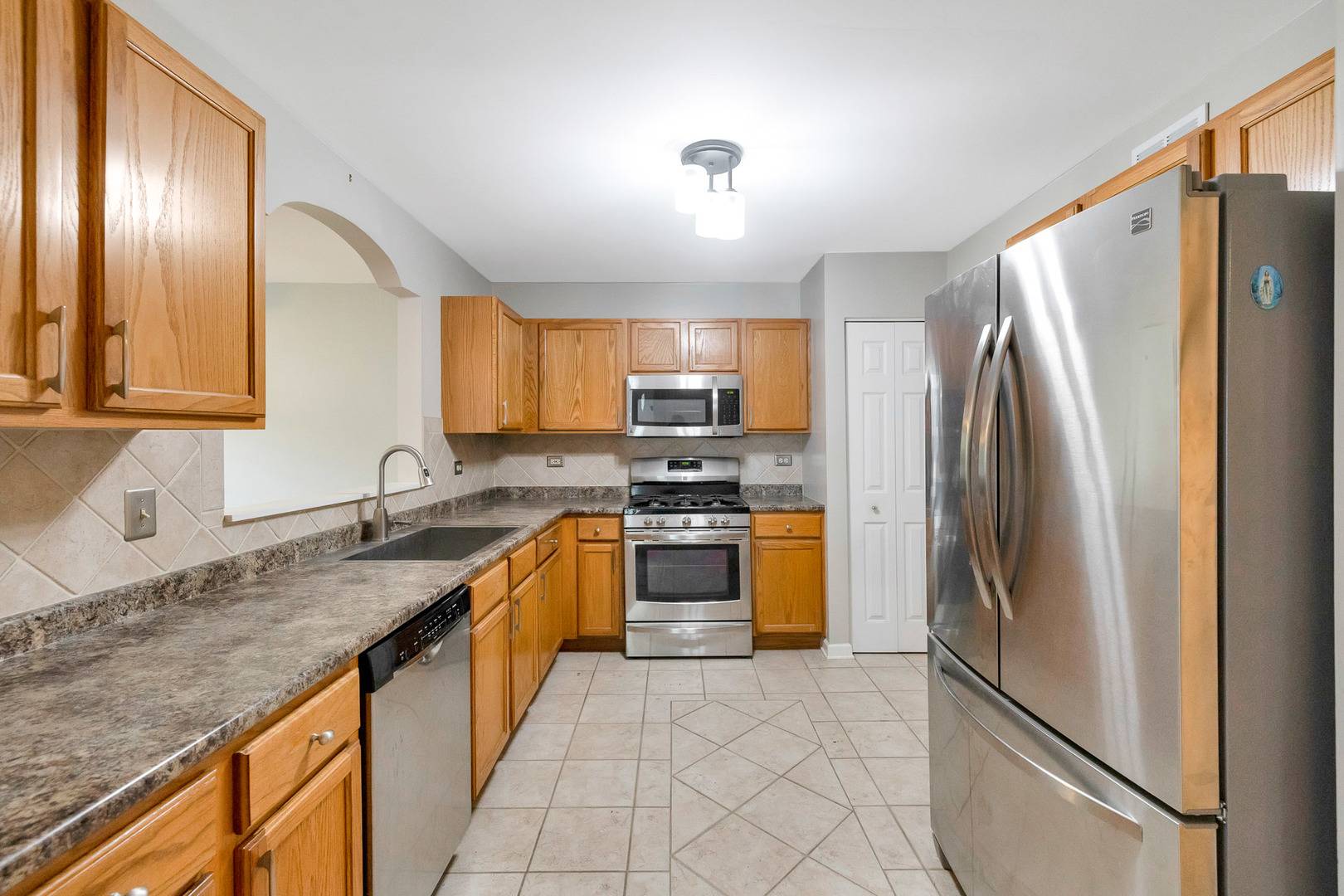South Elgin, IL 60177,675 FIELDCREST DR #1A
