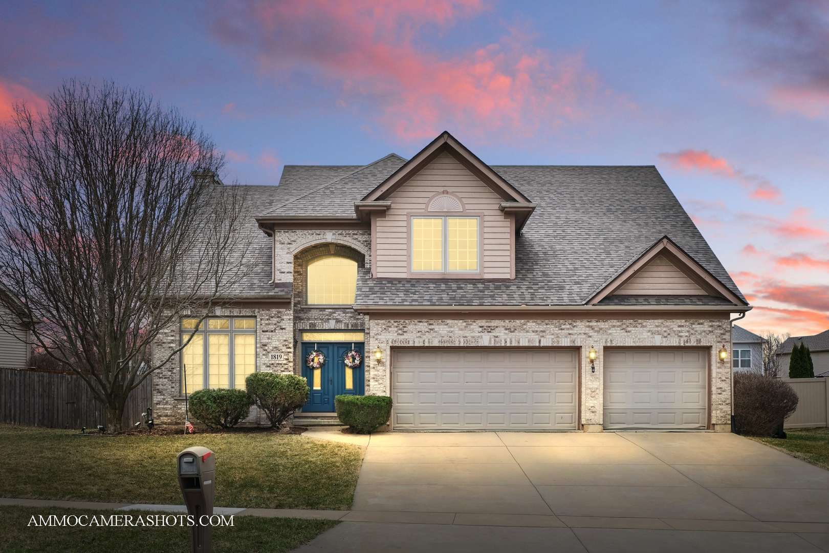 Yorkville, IL 60560,1819 Country Hills DR