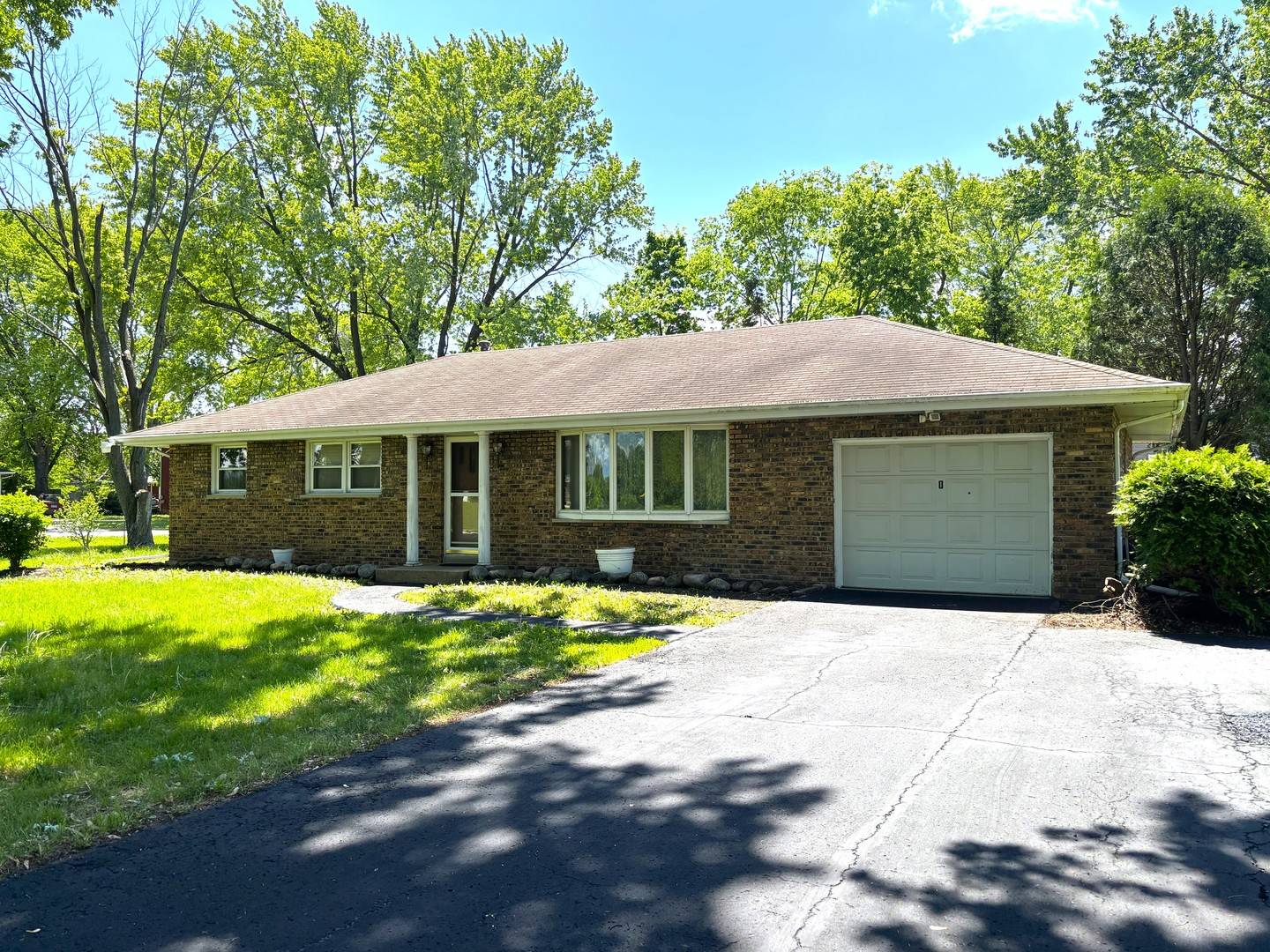 Oswego, IL 60543,1 Marlin DR
