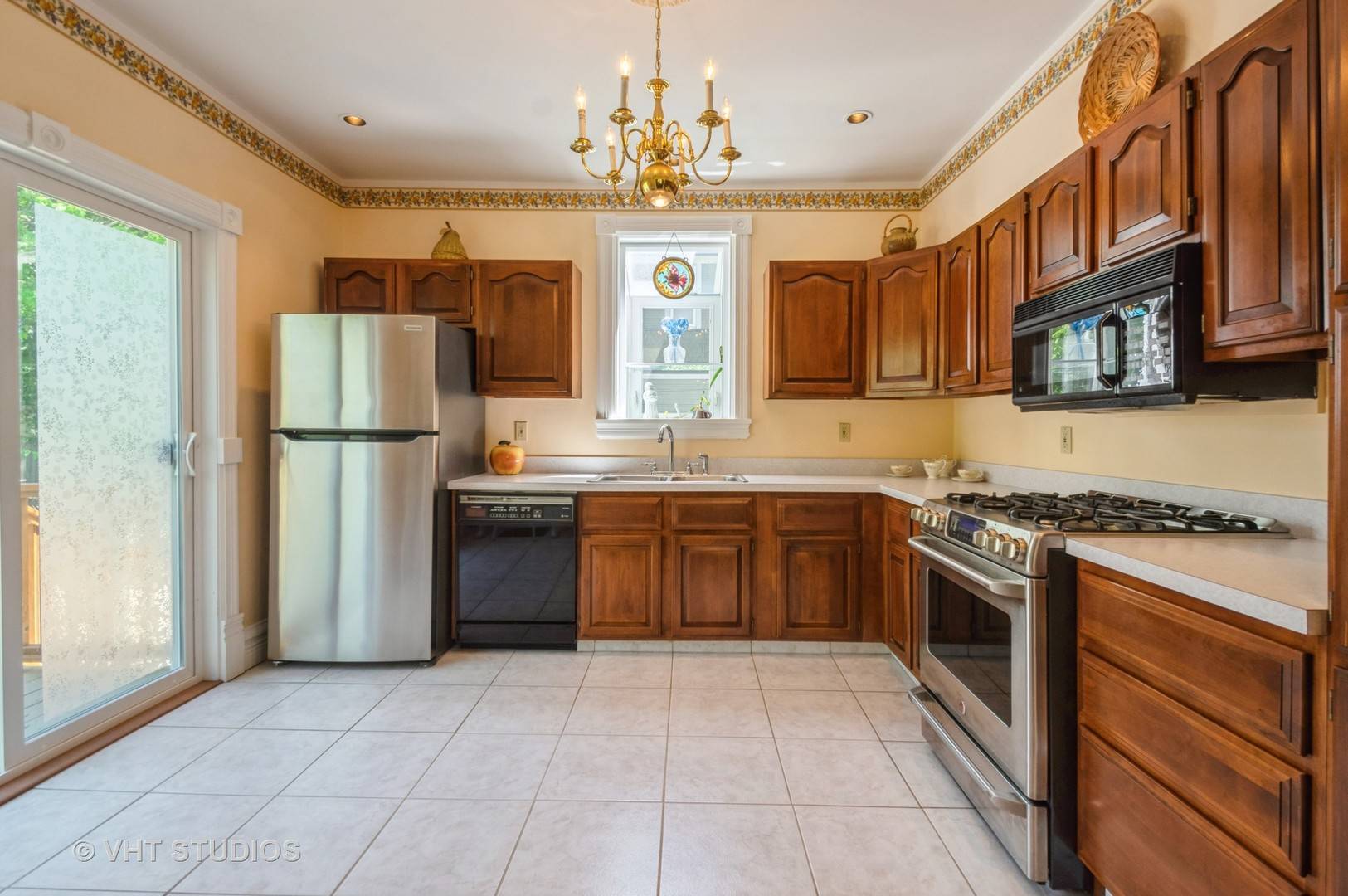 Riverside, IL 60546,128 Forest AVE
