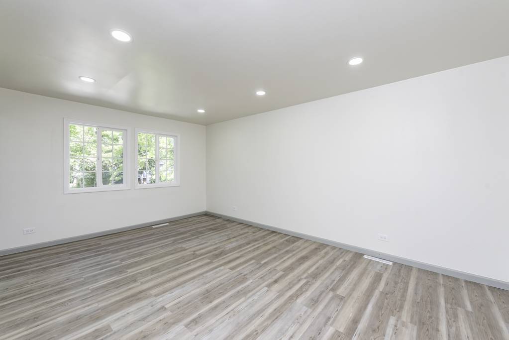 Round Lake Beach, IL 60073,1525 Grove DR