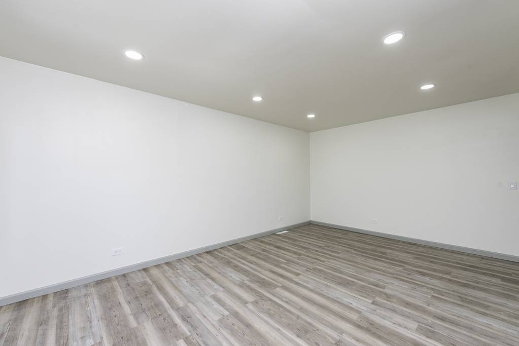 Round Lake Beach, IL 60073,1525 Grove DR