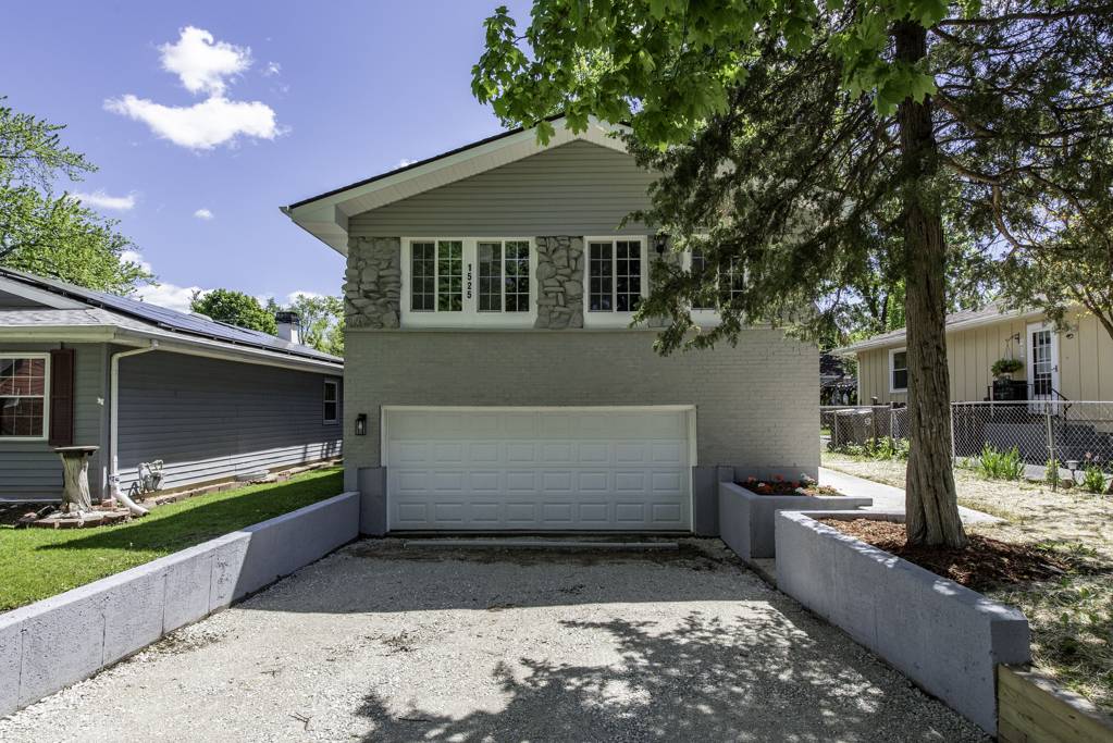 Round Lake Beach, IL 60073,1525 Grove DR