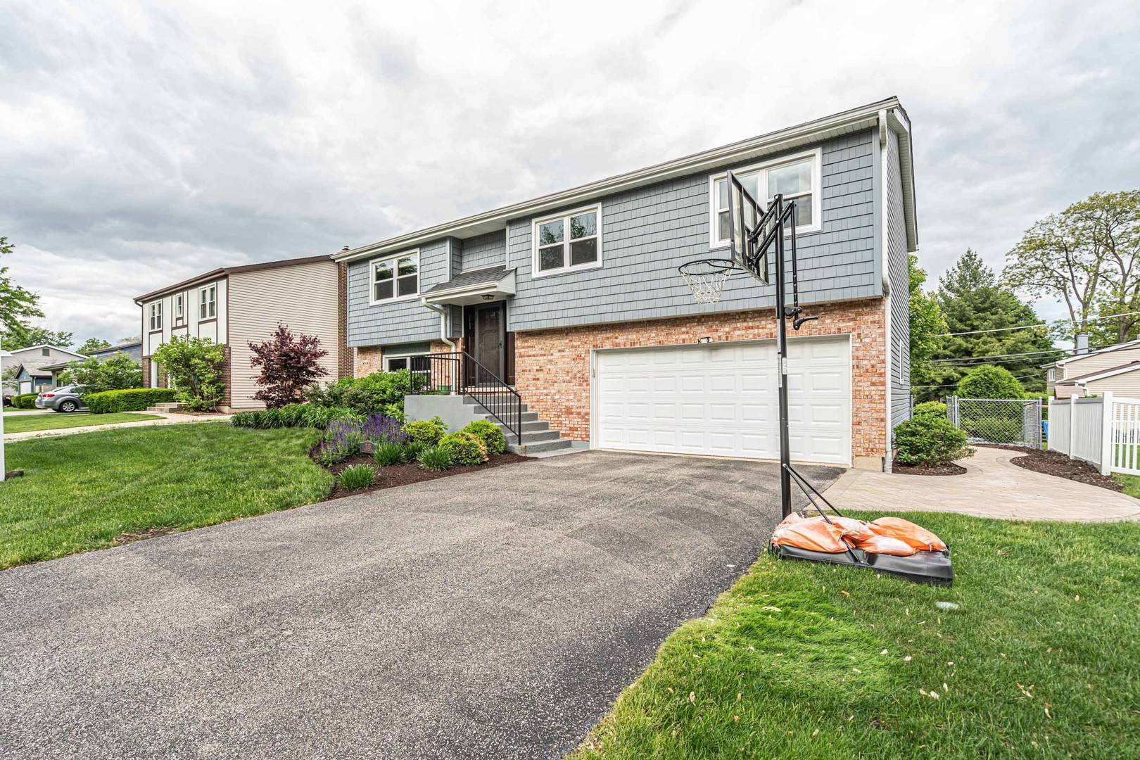 Lombard, IL 60148,525 N Grace ST