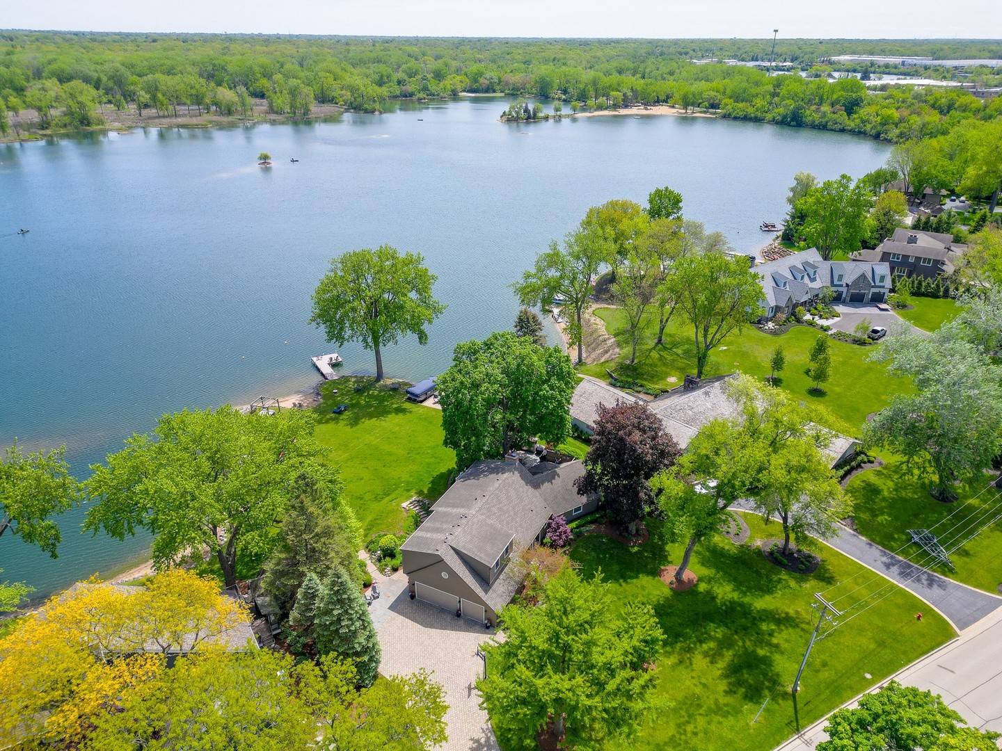 Libertyville, IL 60048,912 Sandstone DR