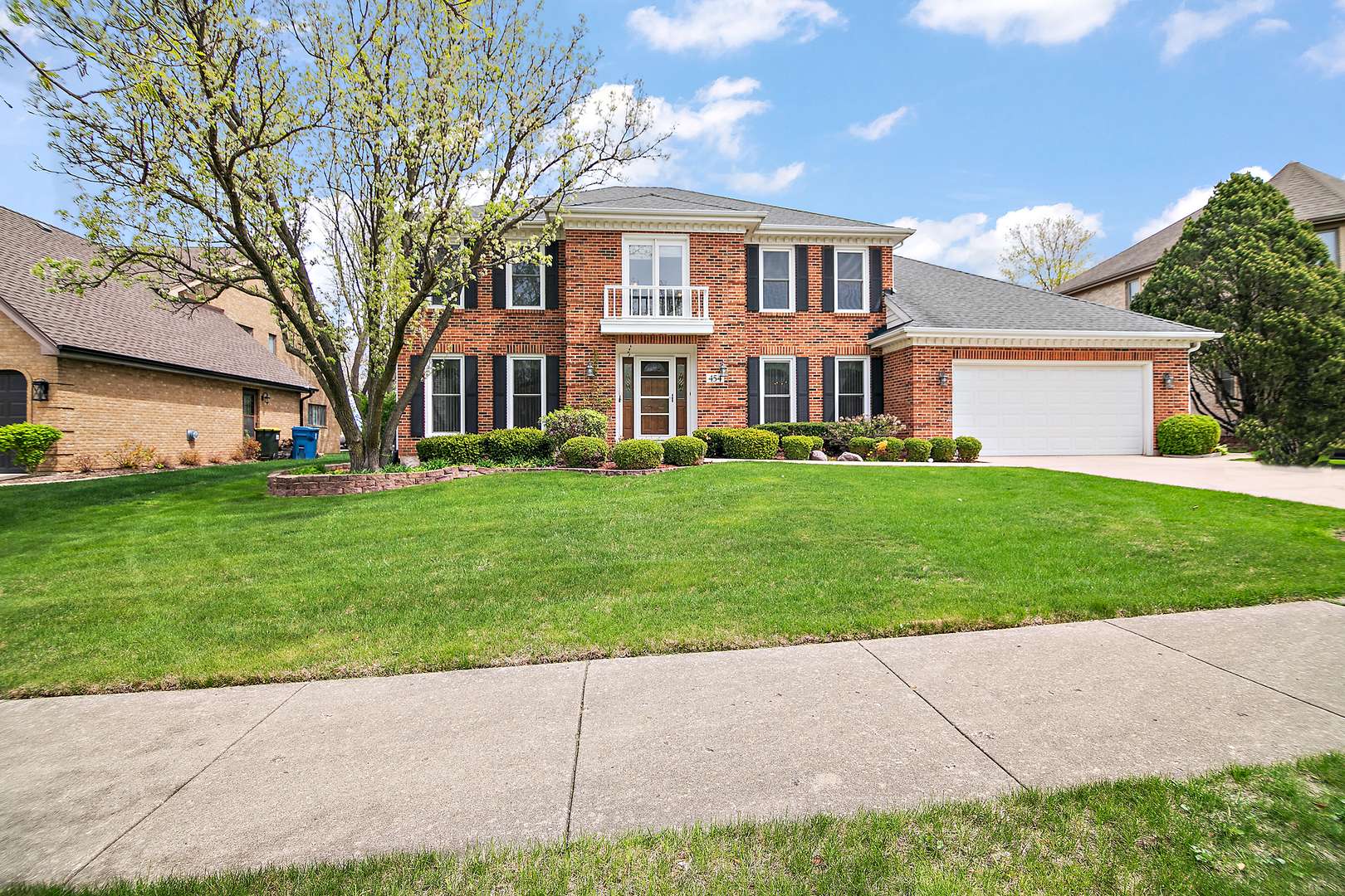 Roselle, IL 60172,454 Hemlock LN