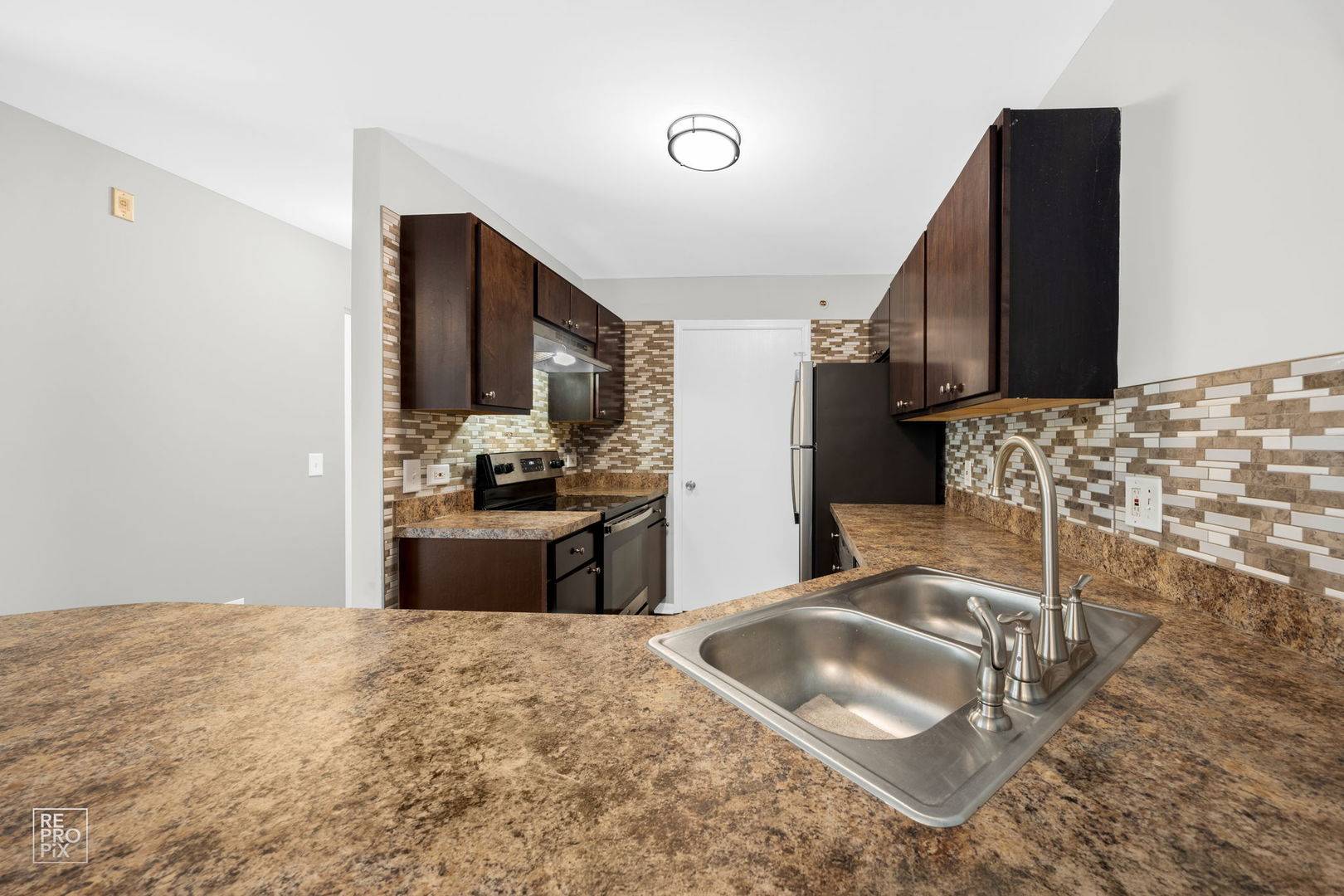 Round Lake, IL 60073,1545 W Crystal Rock CT #1D