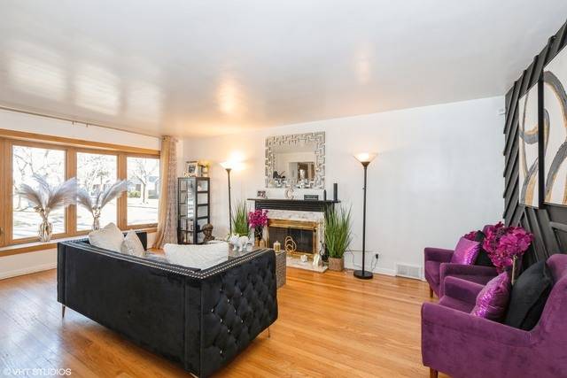 Chicago, IL 60655,2535 W 116th PL
