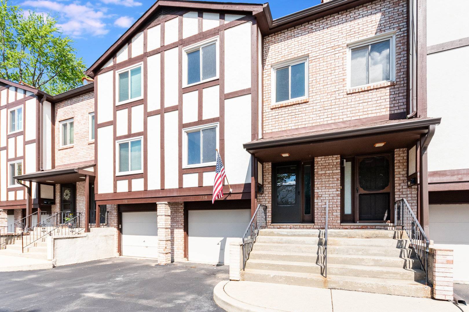 Highwood, IL 60040,334 Ashland AVE