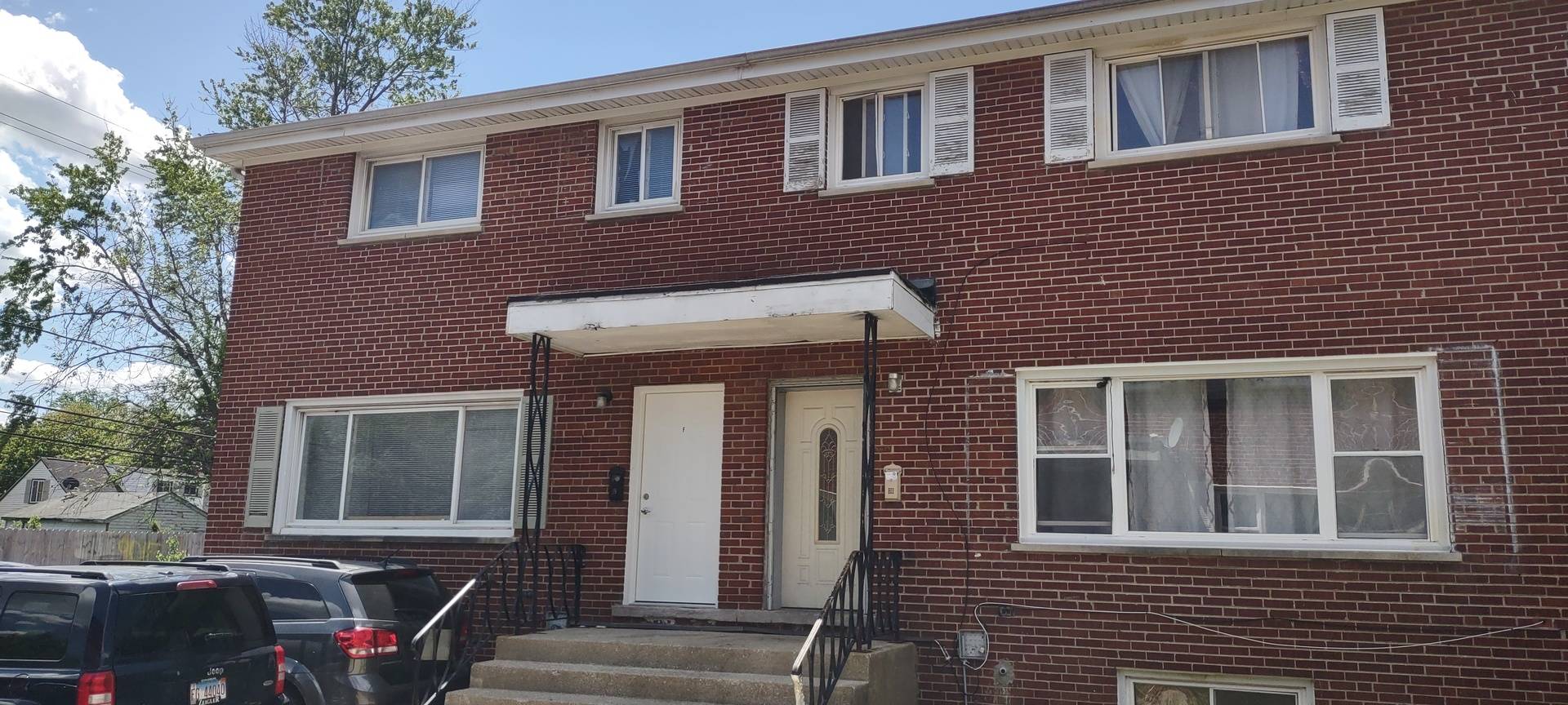 Villa Park, IL 60181,901 W North AVE #F
