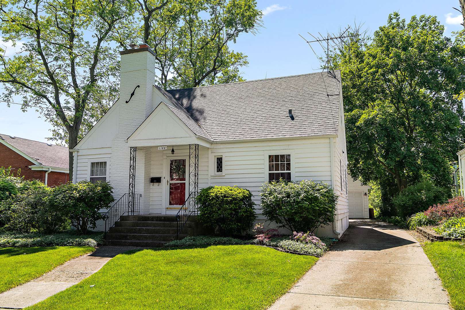 Flossmoor, IL 60422,1144 Leavitt AVE