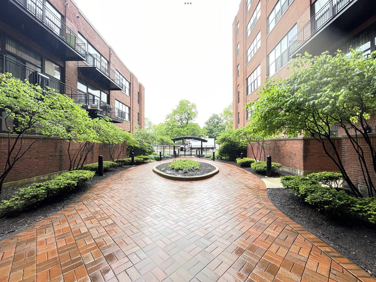 Chicago, IL 60609,2323 W Pershing RD #421
