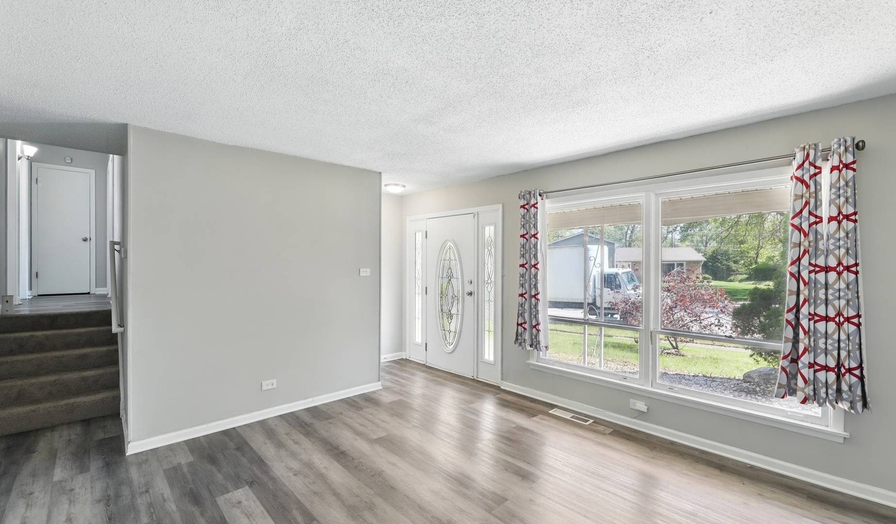 Hazel Crest, IL 60429,17704 Grandview DR