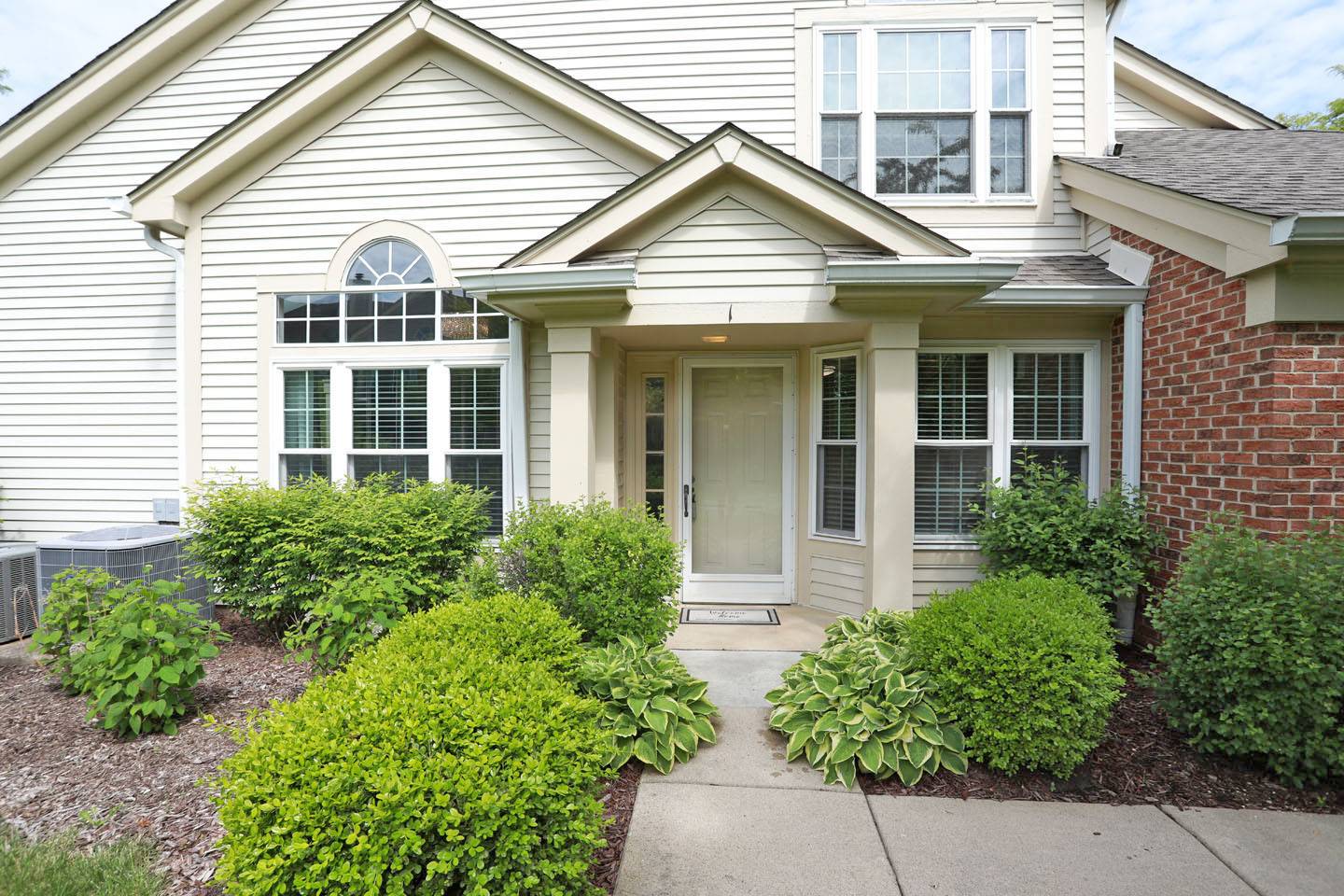 Bartlett, IL 60103,339 Ashford CIR #1