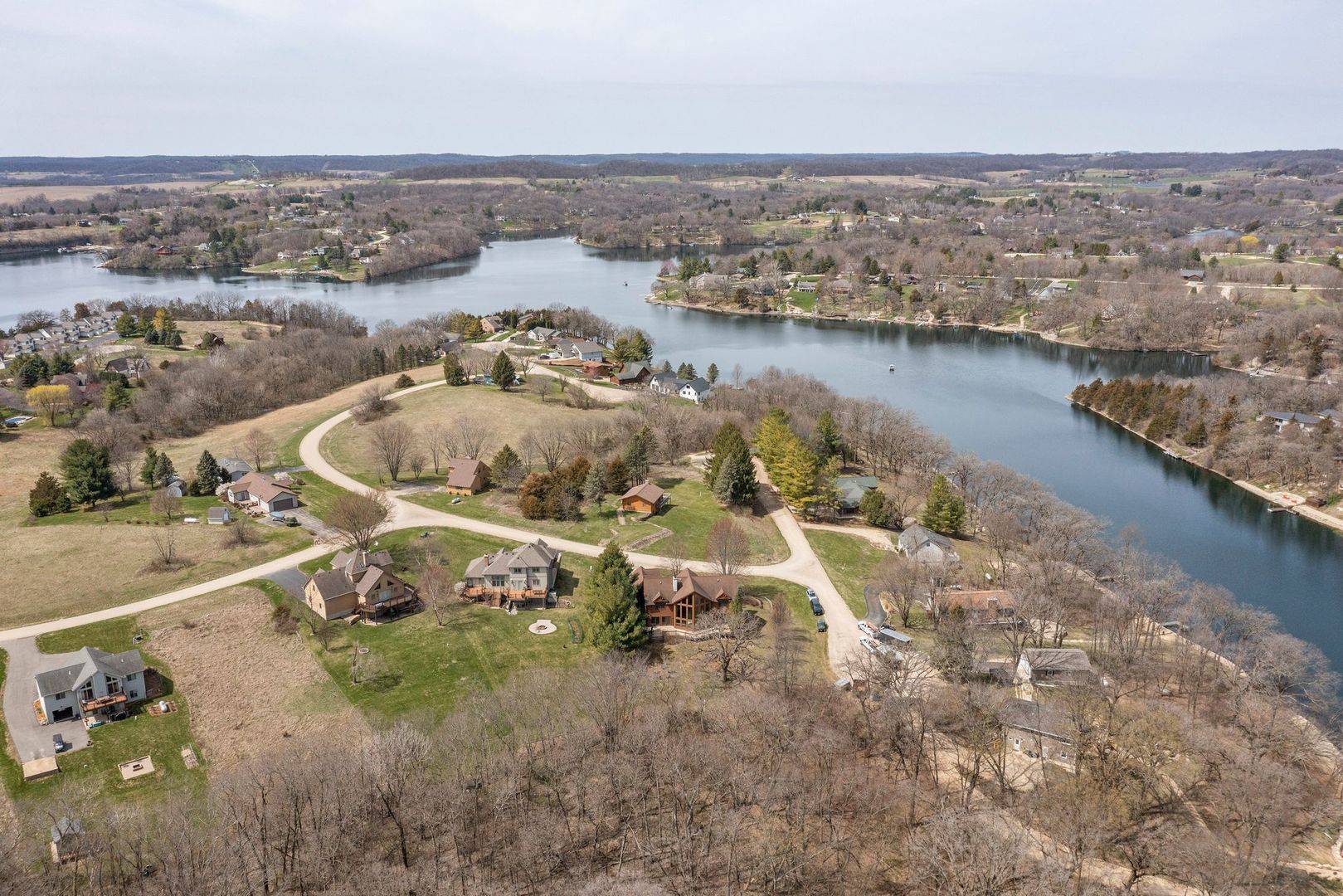 Apple River, IL 61001,10A52 Cardinal CT