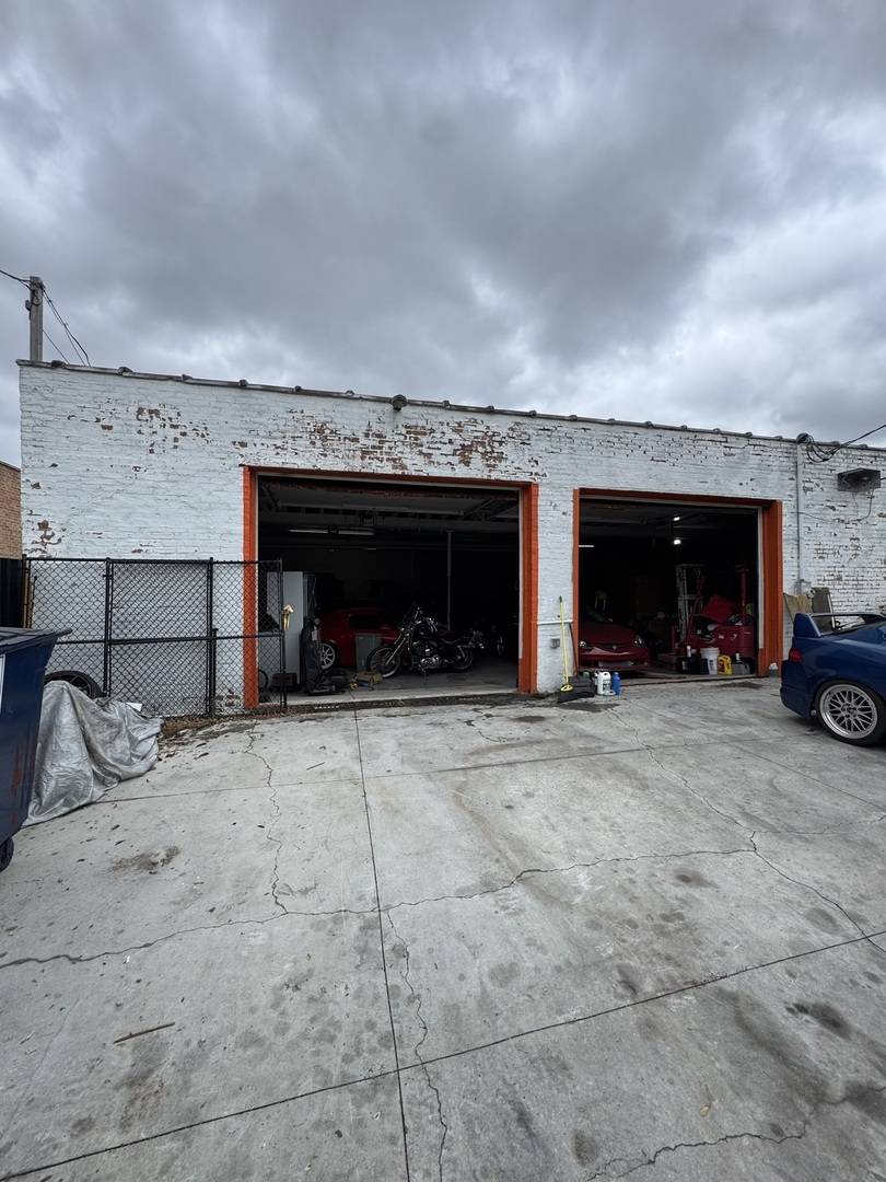 Chicago, IL 60639,4616 W Fullerton AVE