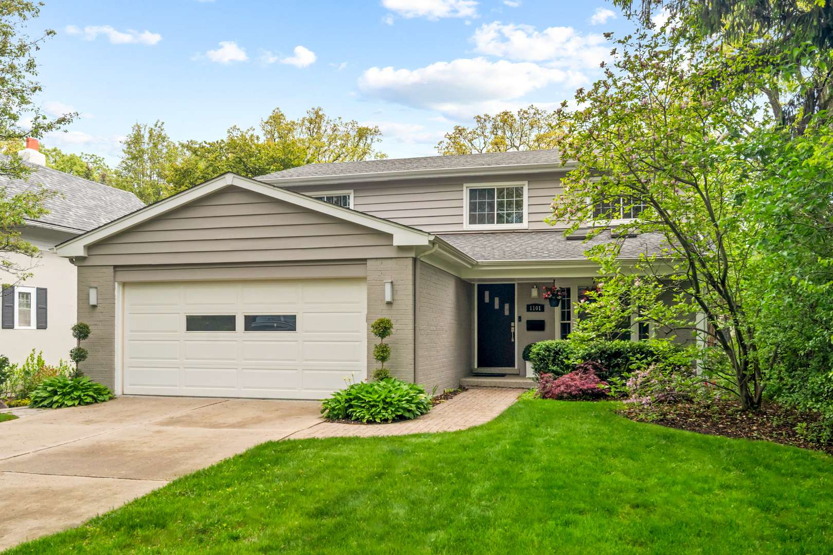 Winnetka, IL 60093,1101 Oak ST