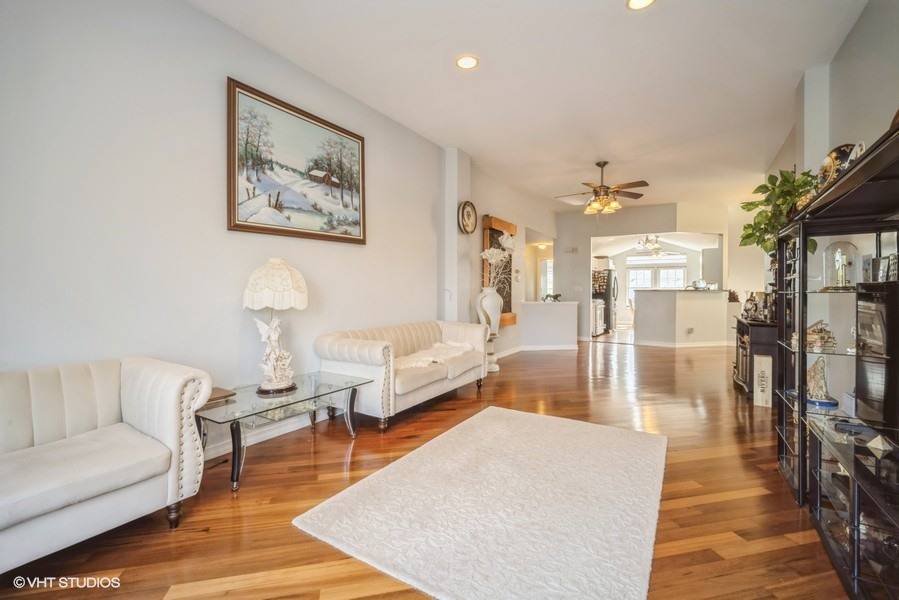 Elk Grove Village, IL 60007,1130 Westminster LN #1130