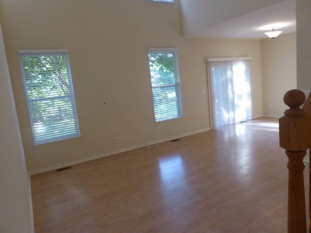 Elgin, IL 60120,380 Littleton TRL