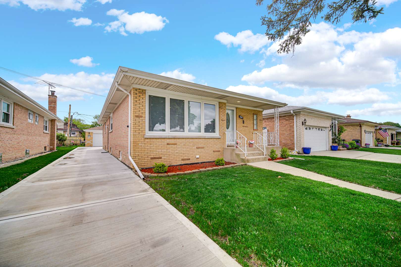Niles, IL 60714,8557 N Ottawa AVE