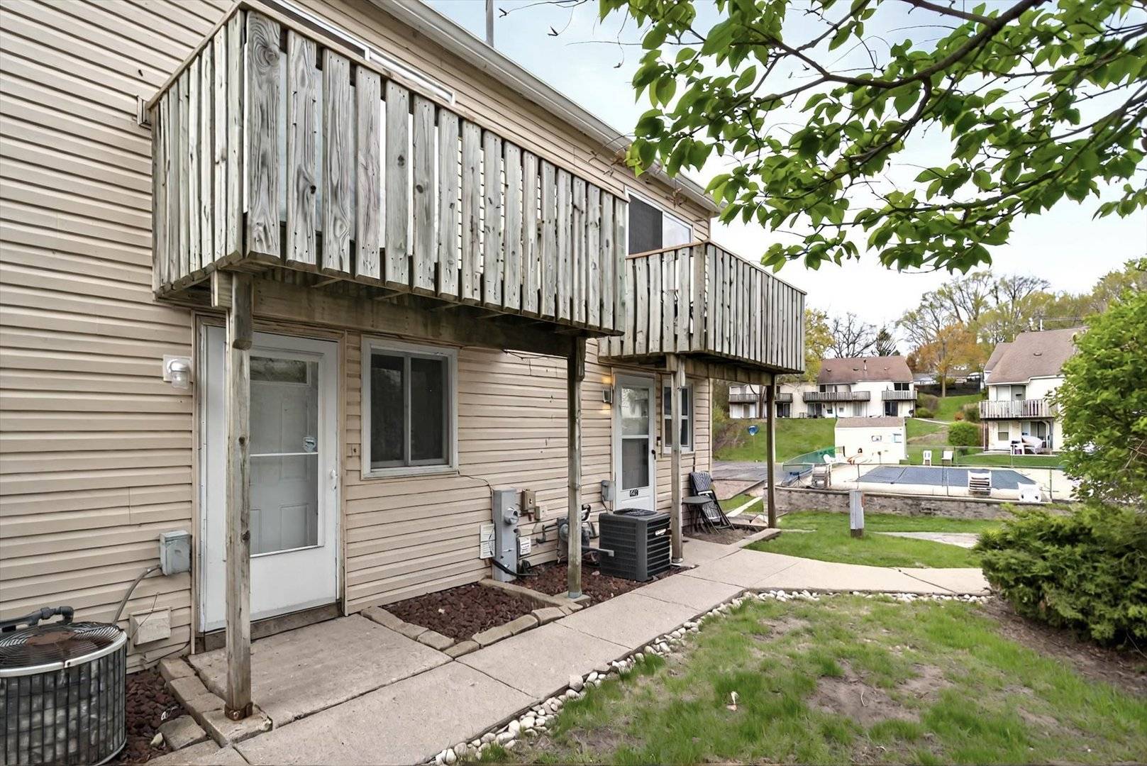 Fox Lake, IL 60020,126 Cora AVE #D