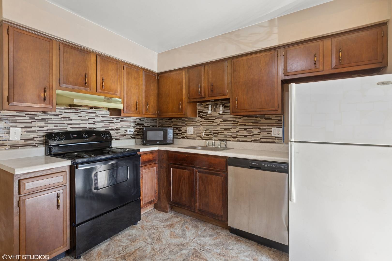 Lisle, IL 60532,2301 BEAU MONDE BLVD #106