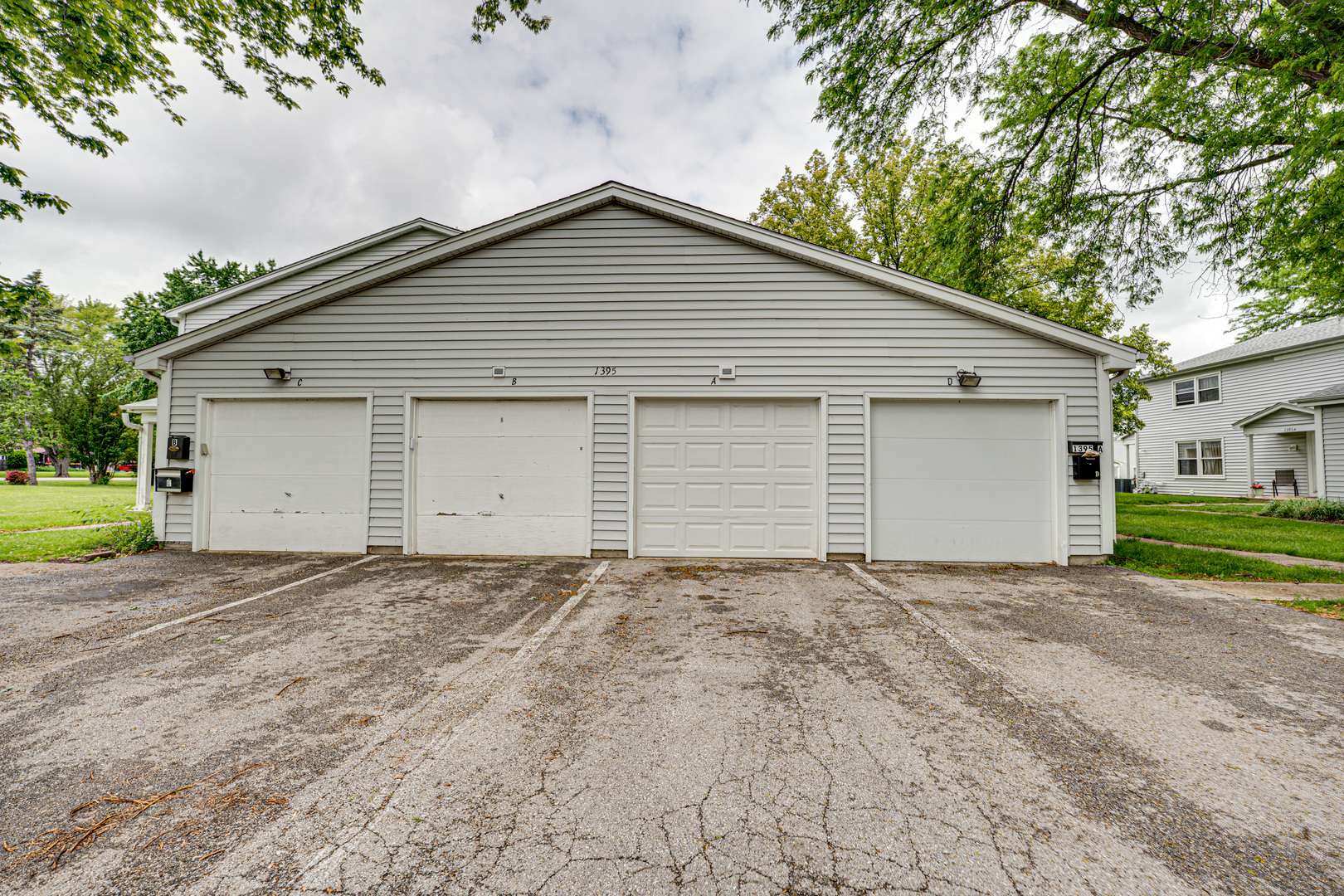 Aurora, IL 60506,1395 S Glen CIR S #D