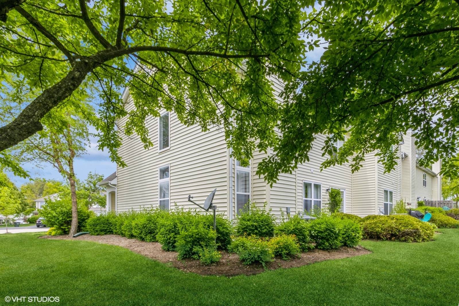 Palatine, IL 60074,367 S Crown CT
