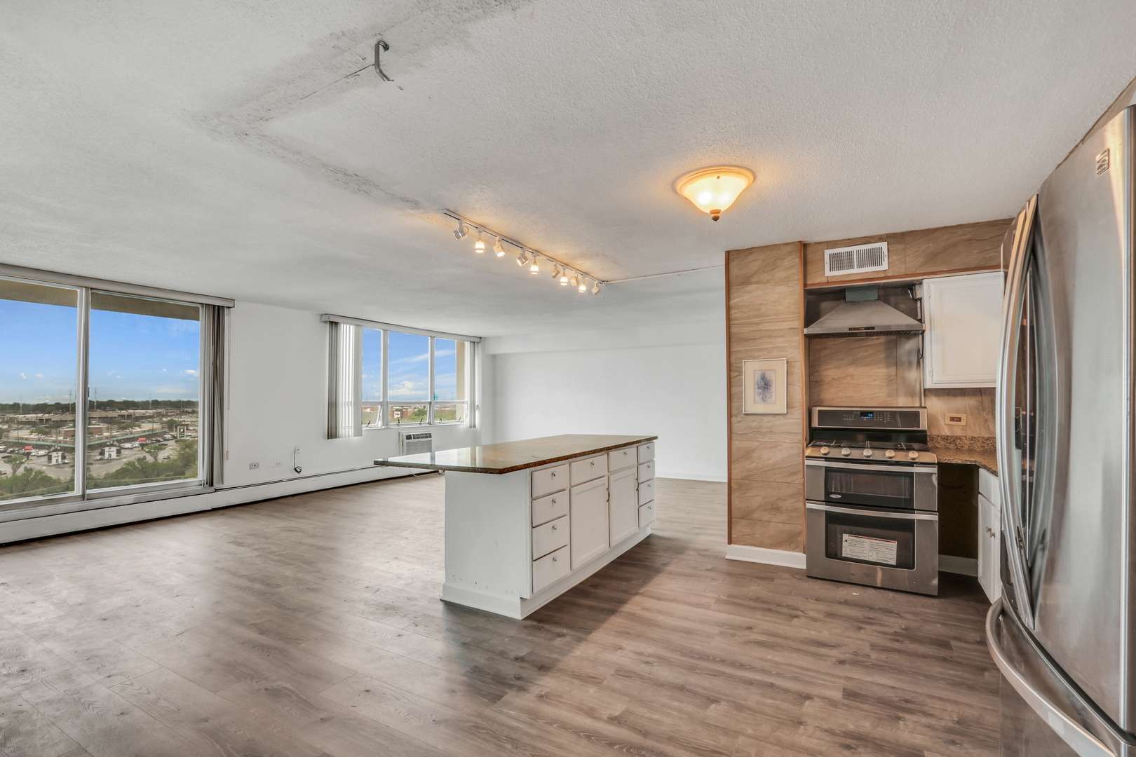 Niles, IL 60714,8801 W Golf RD #10C