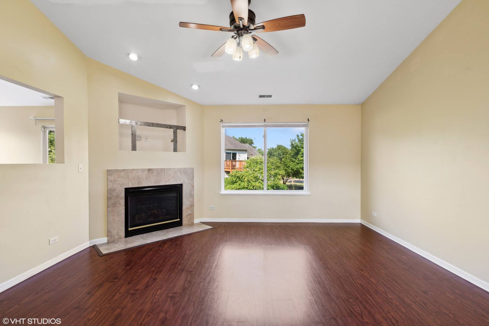 Carpentersville, IL 60110,3628 Roanoke AVE #3628