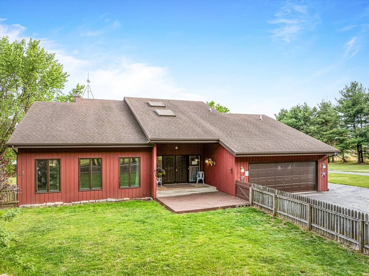 Ridott, IL 61067,9104 E Weber RD