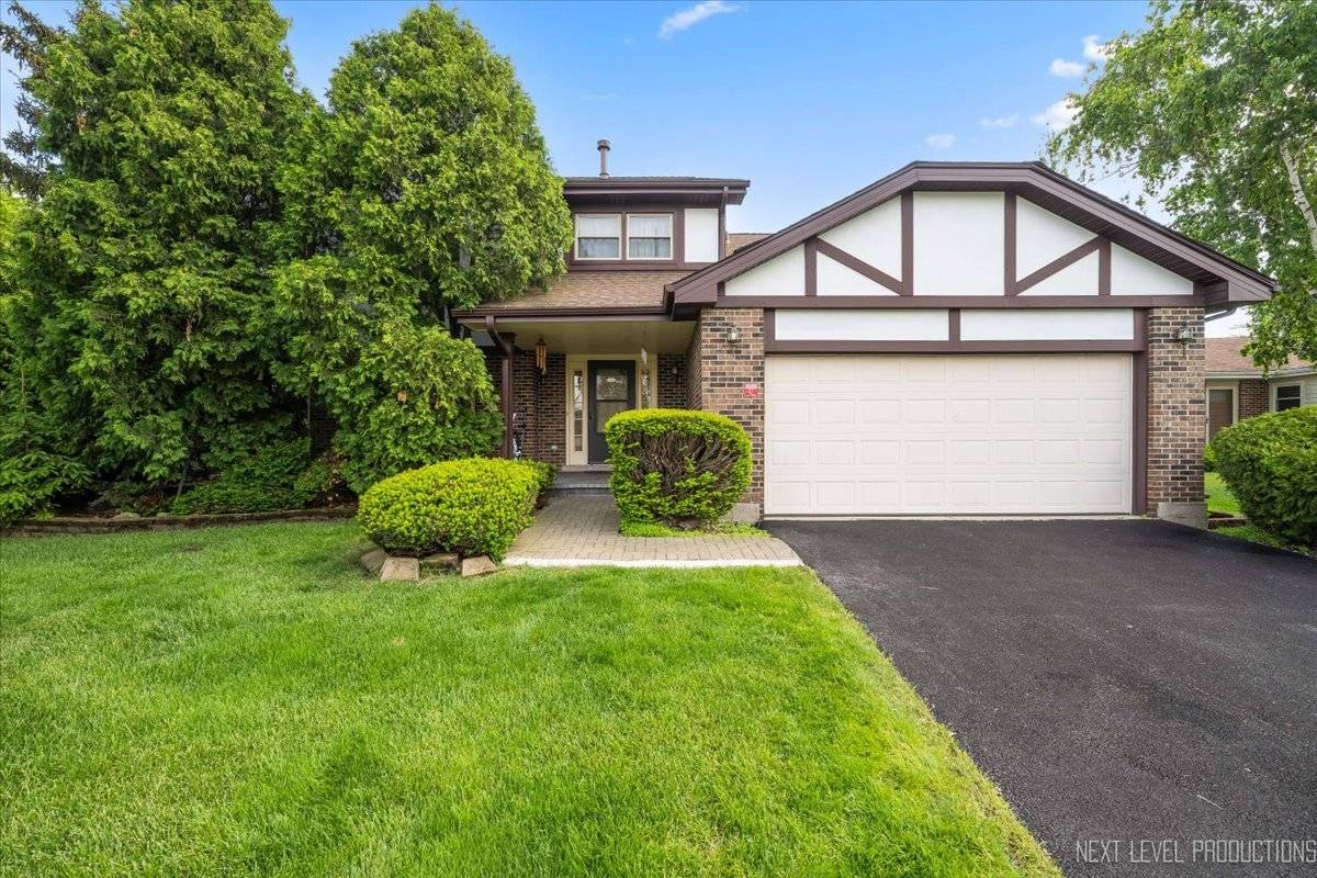 Westmont, IL 60559,313 Deming PL