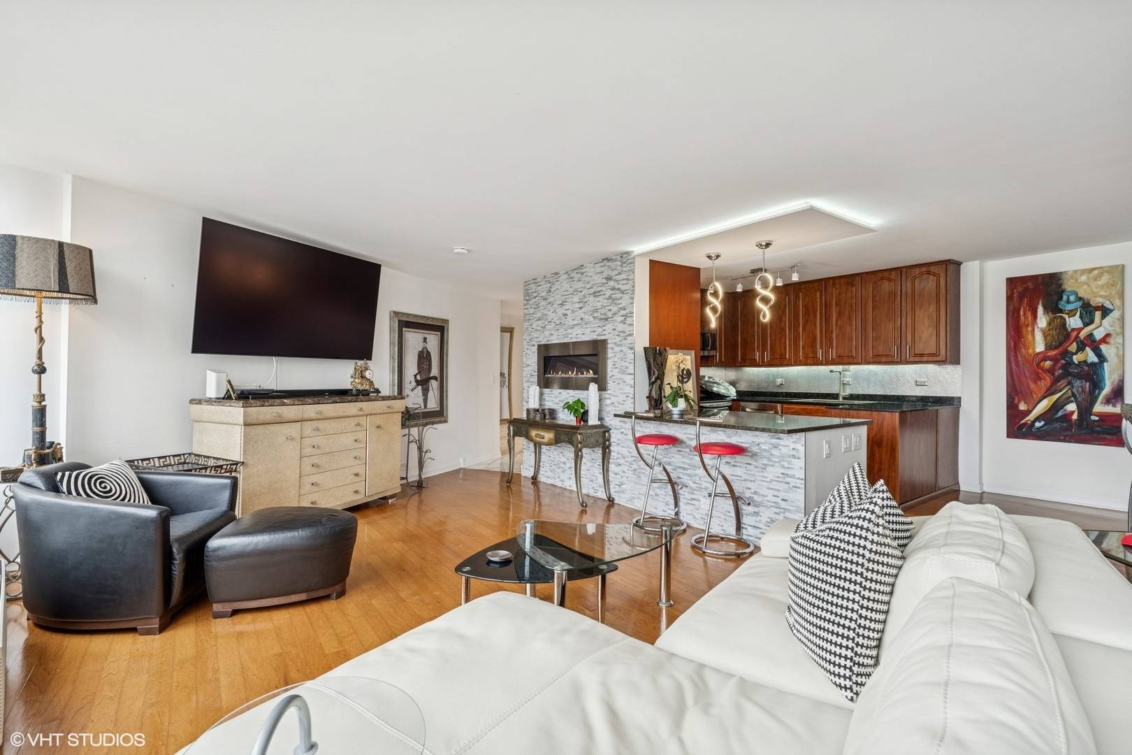 Chicago, IL 60611,505 N LAKE SHORE DR #5201