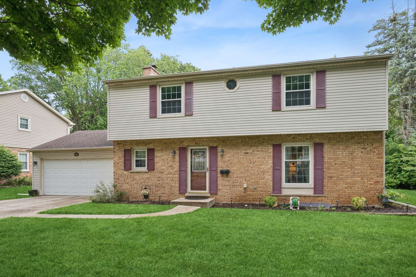 Palatine, IL 60074,961 N Arrowhead DR
