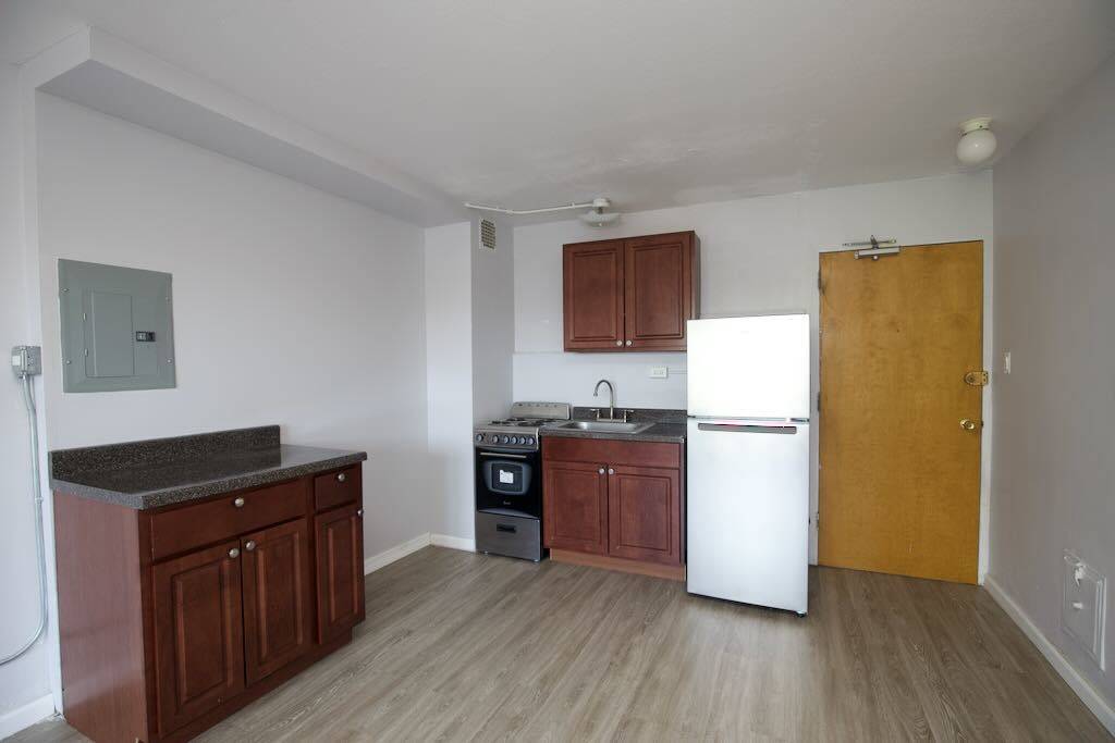 Chicago, IL 60645,7333 N Ridge BLVD #401
