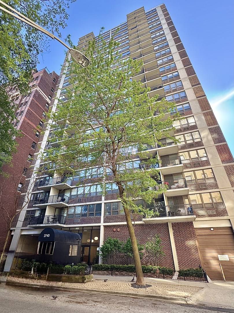 Chicago, IL 60614,2740 N Pine Grove AVE #9B