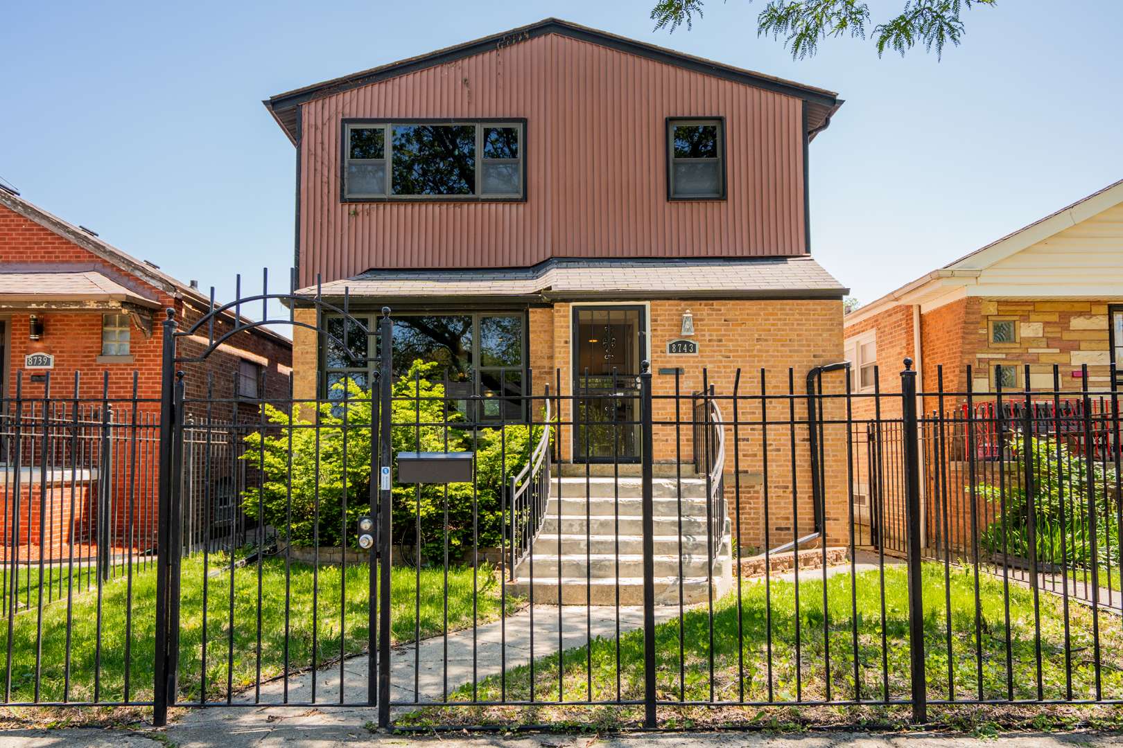 Chicago, IL 60617,8743 S Constance AVE