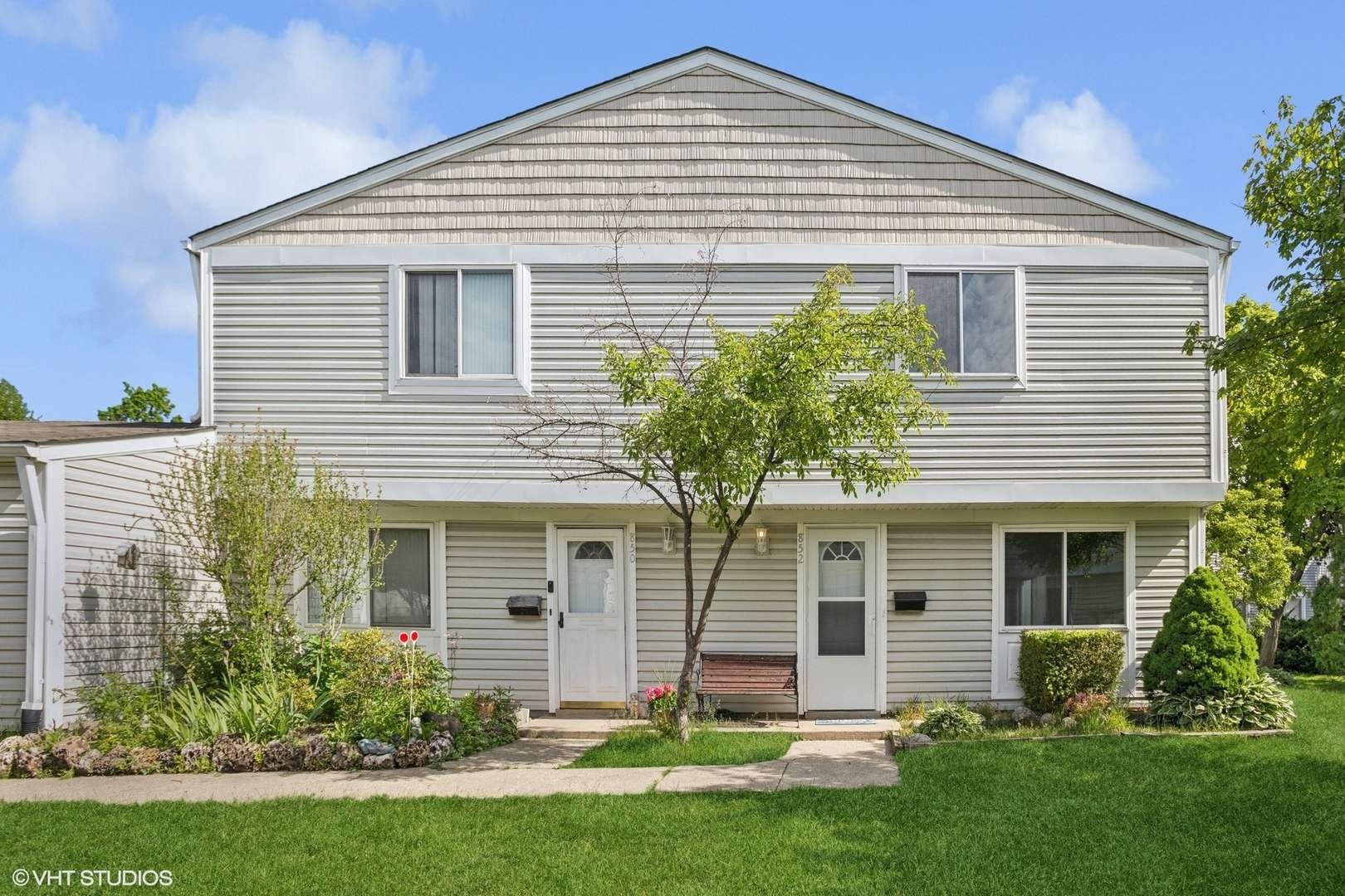 Wheeling, IL 60090,852 Oxford PL #852