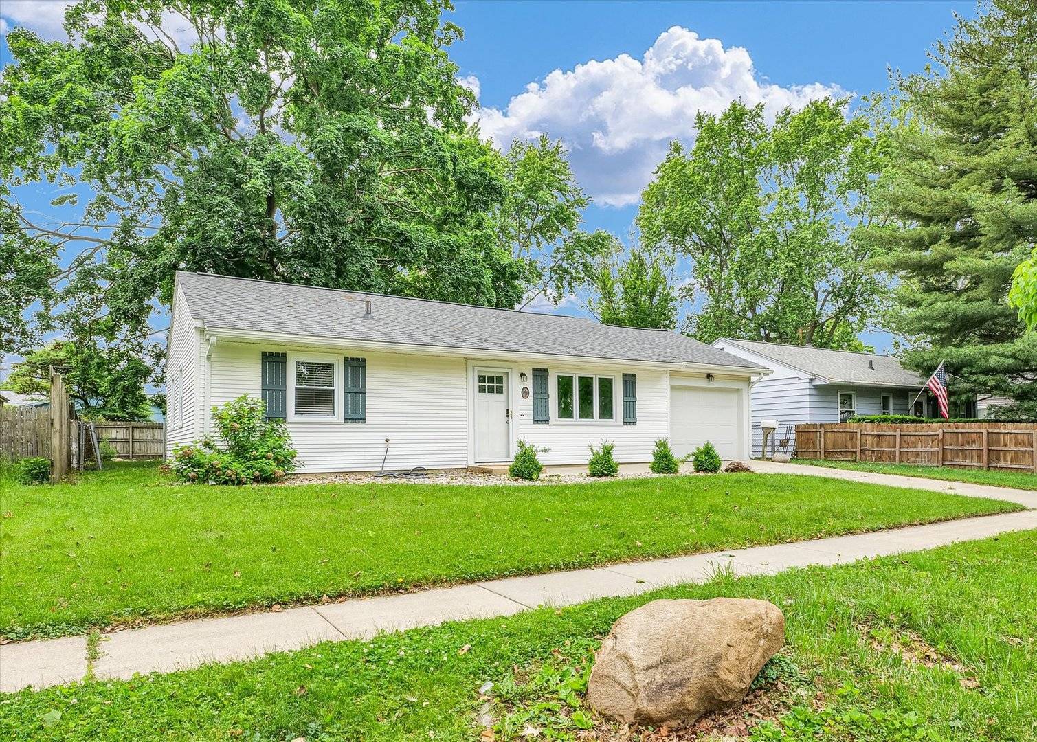 Urbana, IL 61801,713 E Michigan AVE