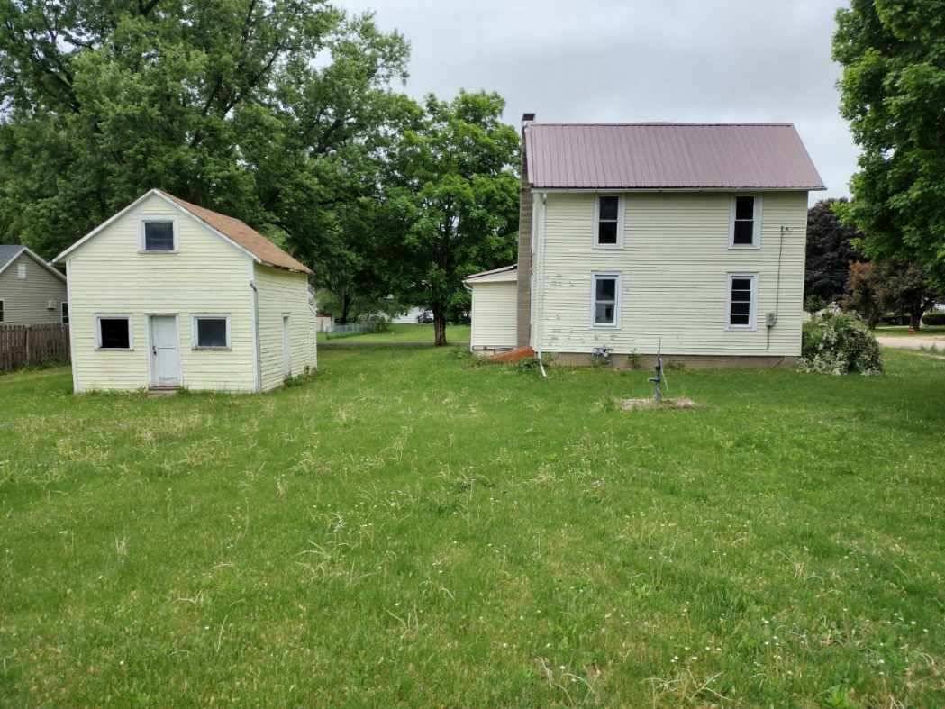 Leaf River, IL 61047,202 W Fourth ST