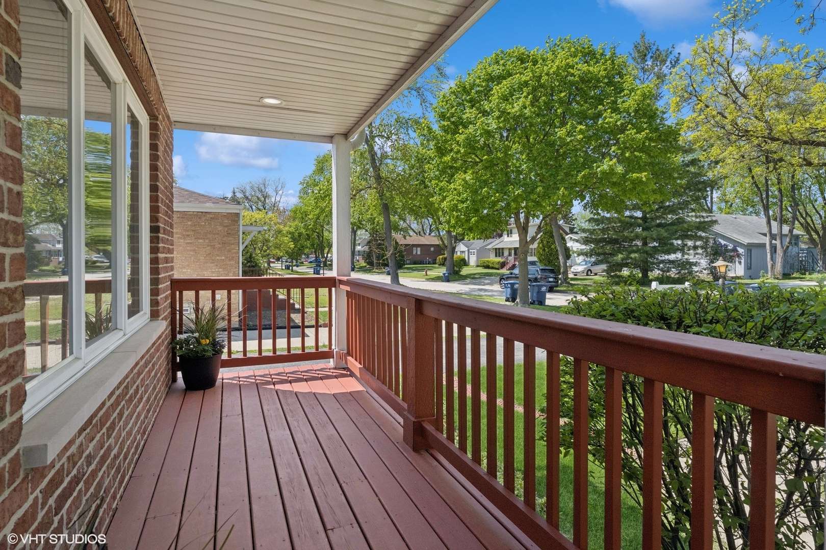 Des Plaines, IL 60016,877 Hollywood AVE