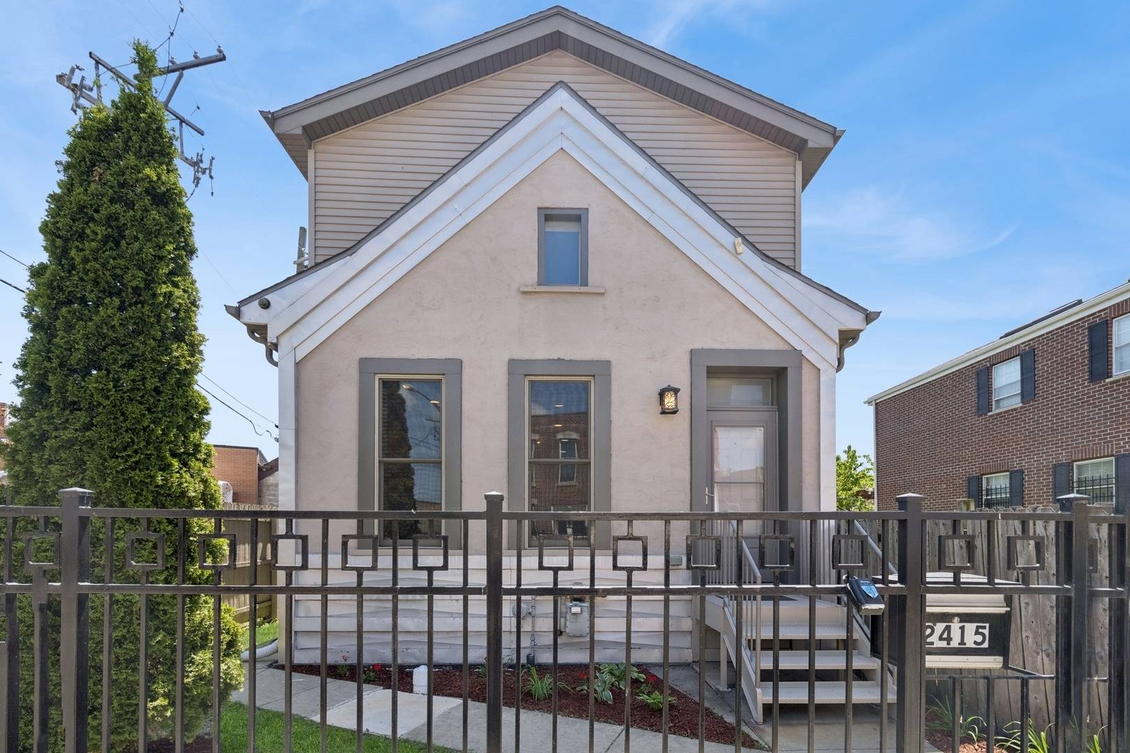 Chicago, IL 60608,2415 W WASHBURNE AVE
