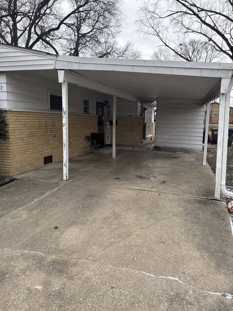 Hazel Crest, IL 60429,17222 Country LN