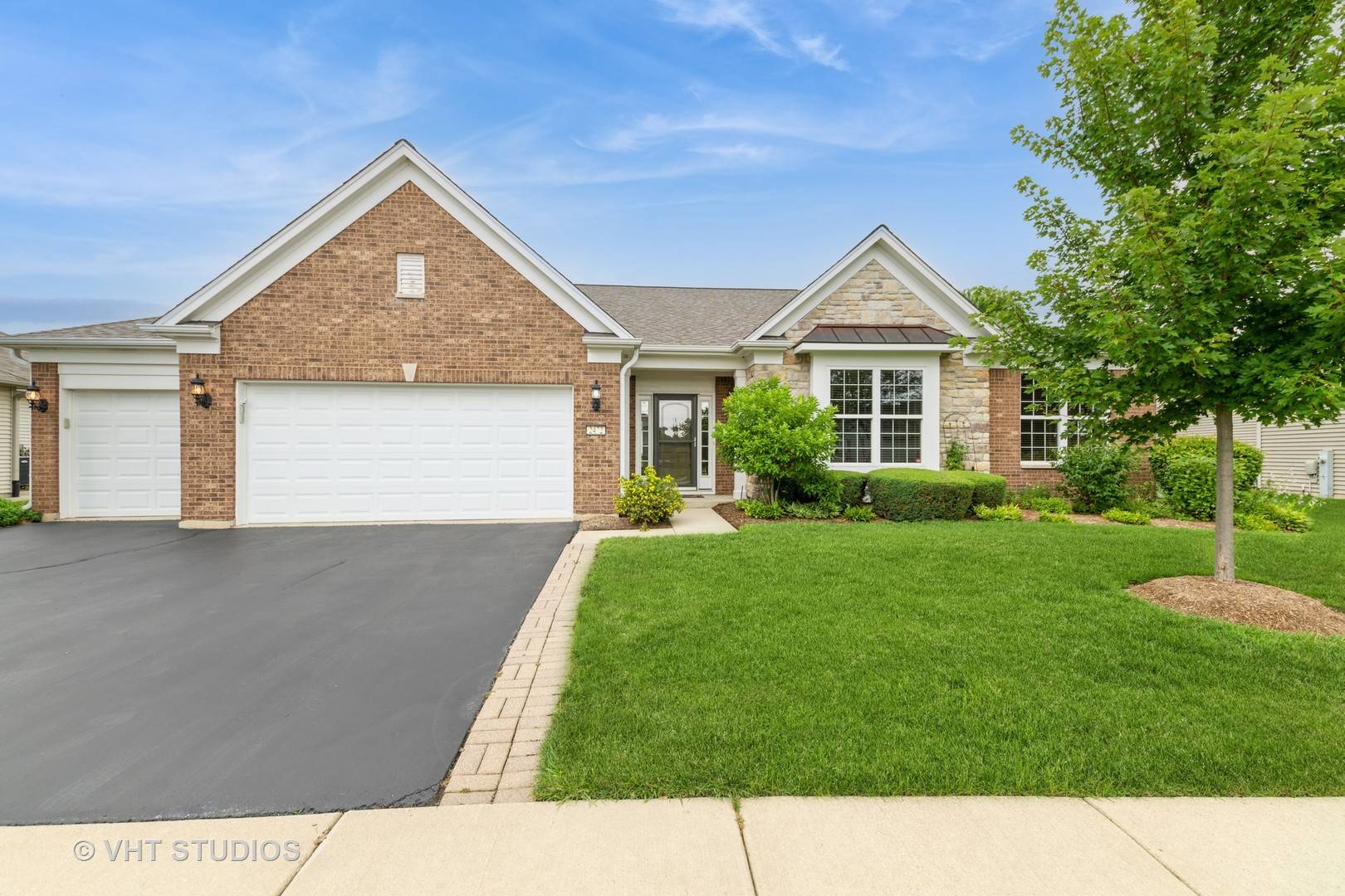 Elgin, IL 60124,2472 Vista TRL