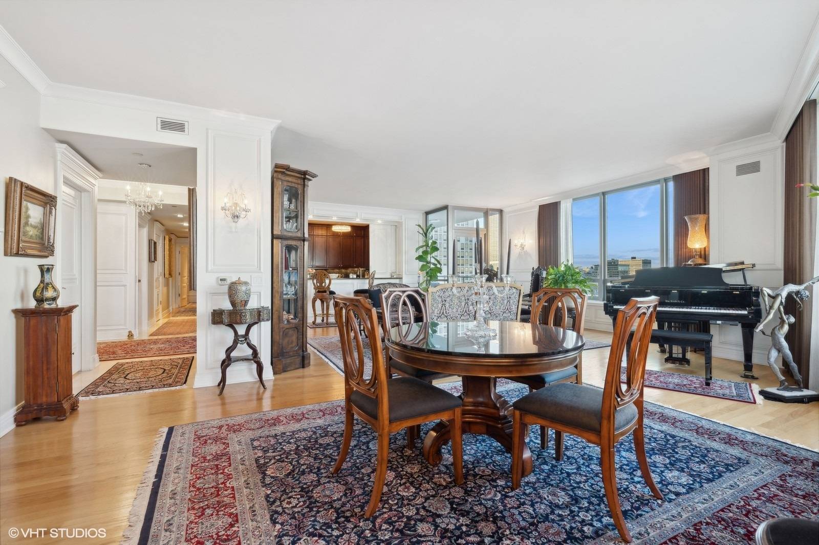 Chicago, IL 60611,600 N Lake Shore DR #3205