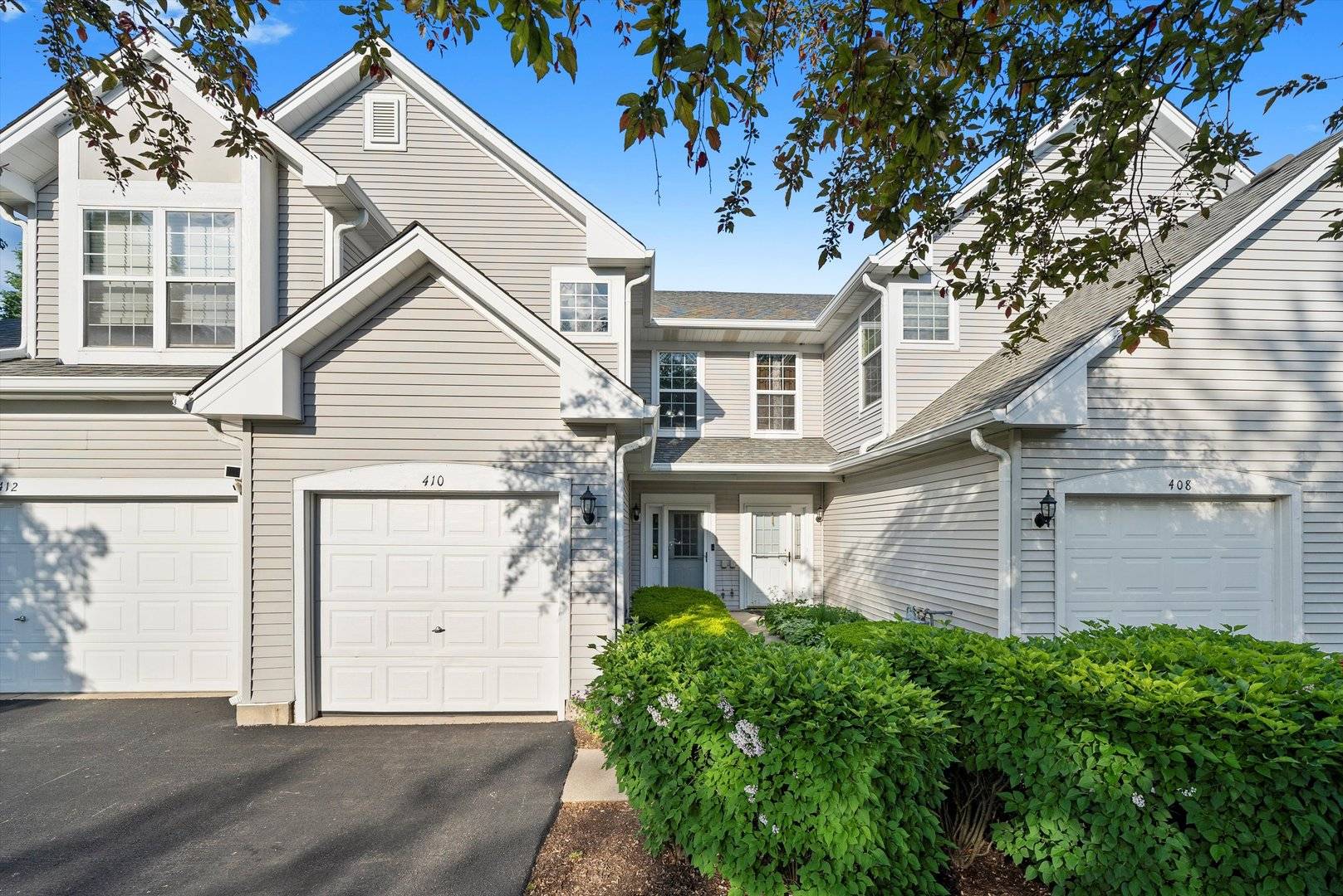 Oswego, IL 60543,410 Cobblestone CT