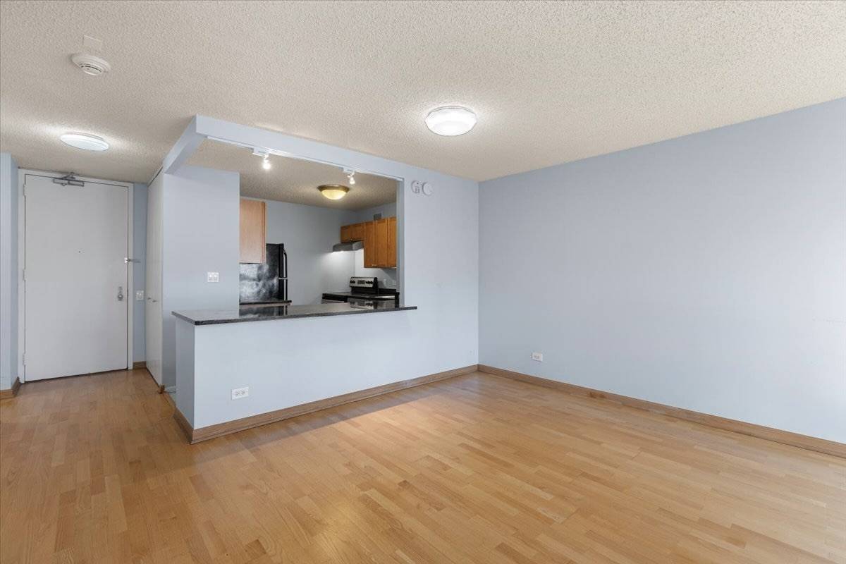 Chicago, IL 60611,30 E HURON ST #2003